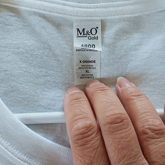 M & O GOLD Milwaukee Bucks 414 Day 2025 Commemorative T-Shirt Size XL - Picture 4 of 5